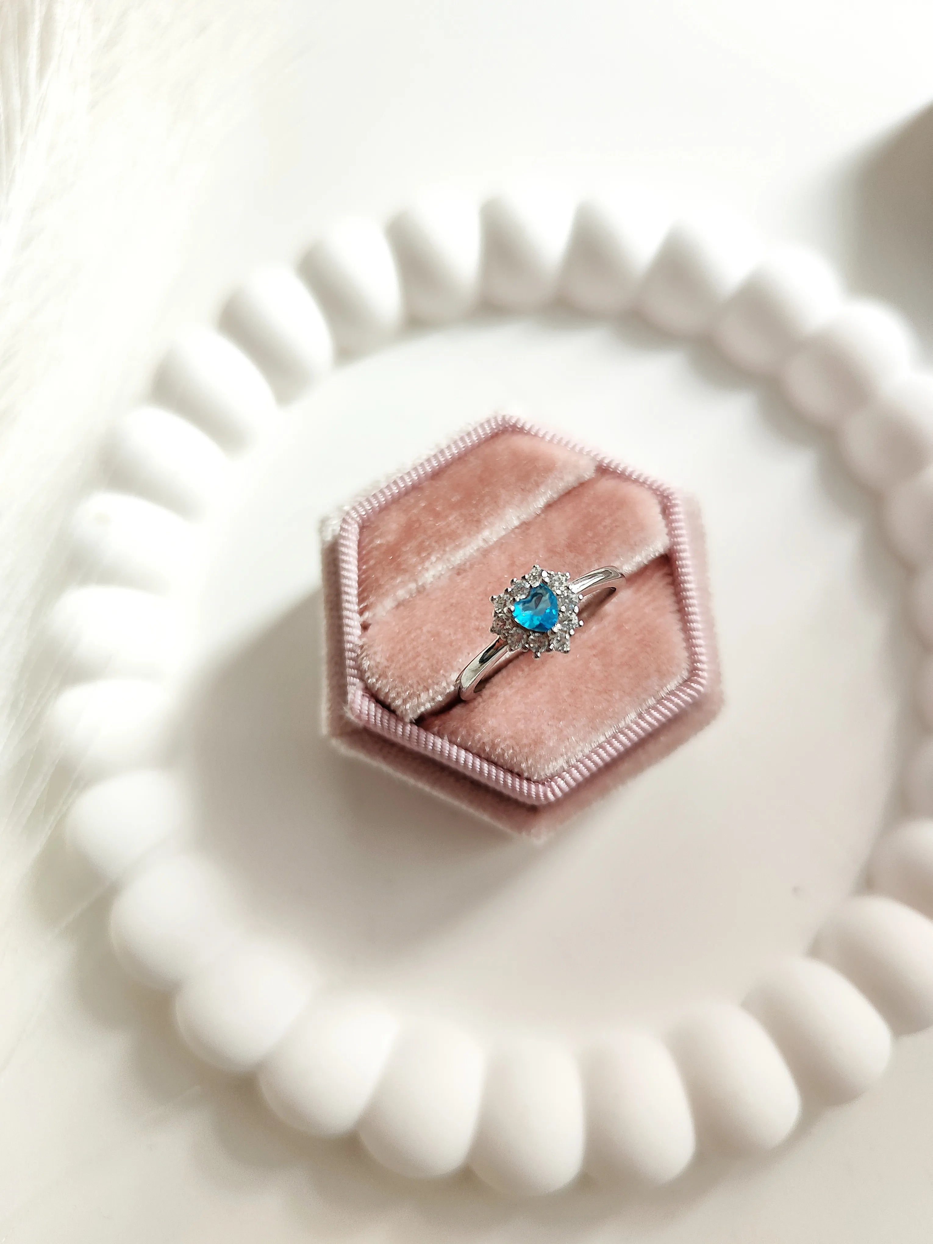 Anello Cuore e Contorno