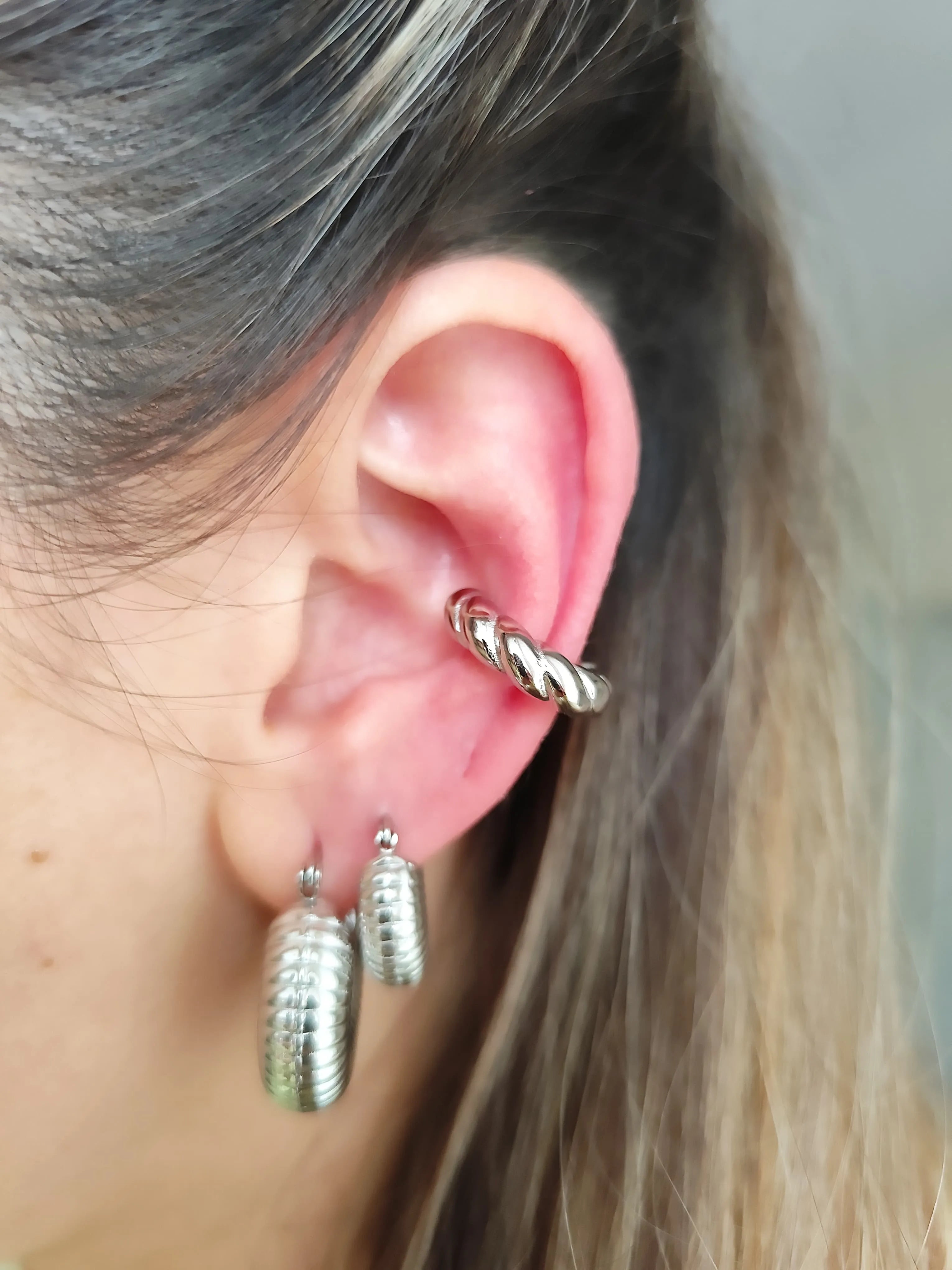 Earcuff loop