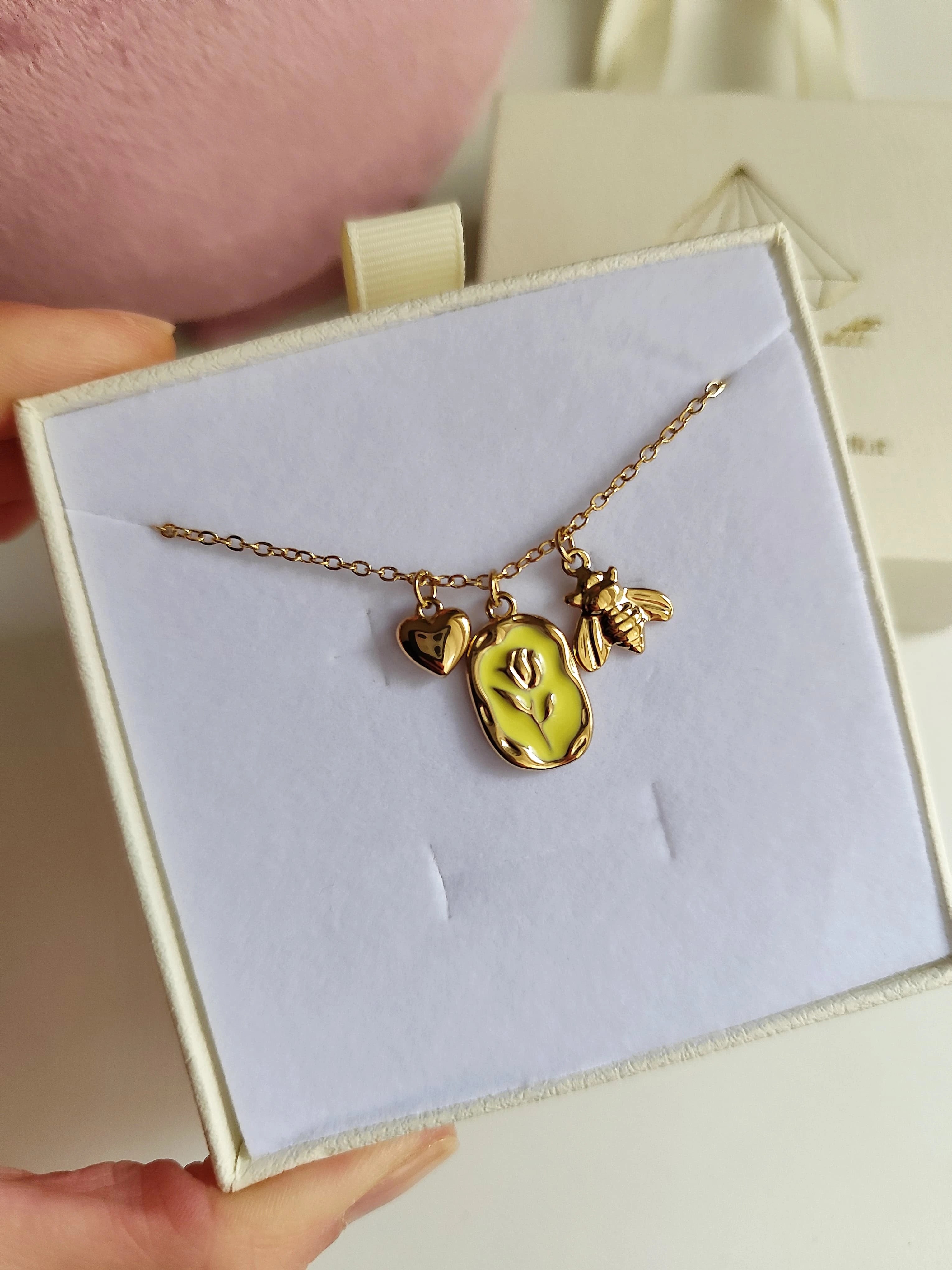 Collana Apina
